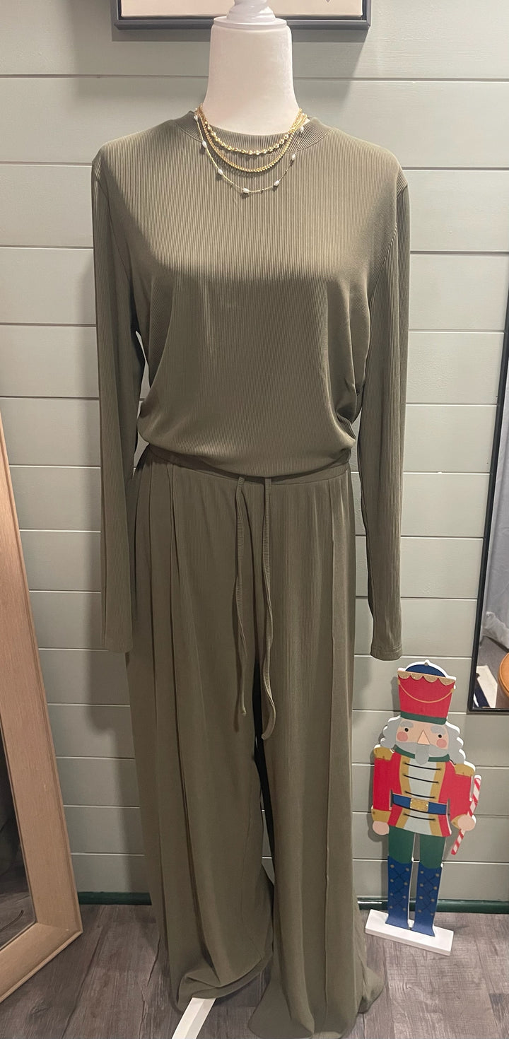 BTFBM-2PC Loungewear Set - XXL (NWT)