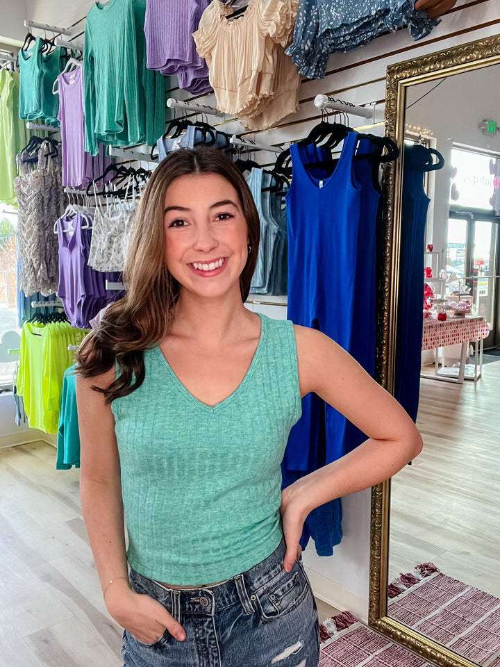 RIBBED SCOOP NECK CROPPED SLEEVELESS TOP - The Teal Antler Boutique