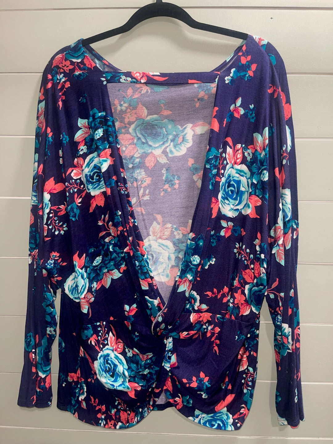 White Birch Navy Floral open back twist top XL