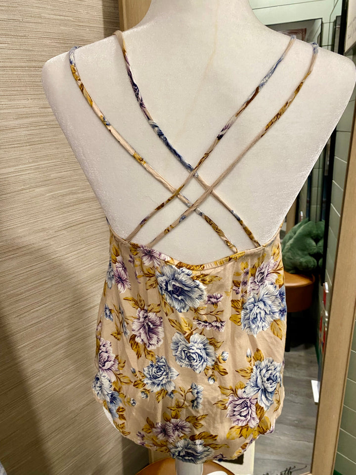 AE-Front Button Floral Tank - S