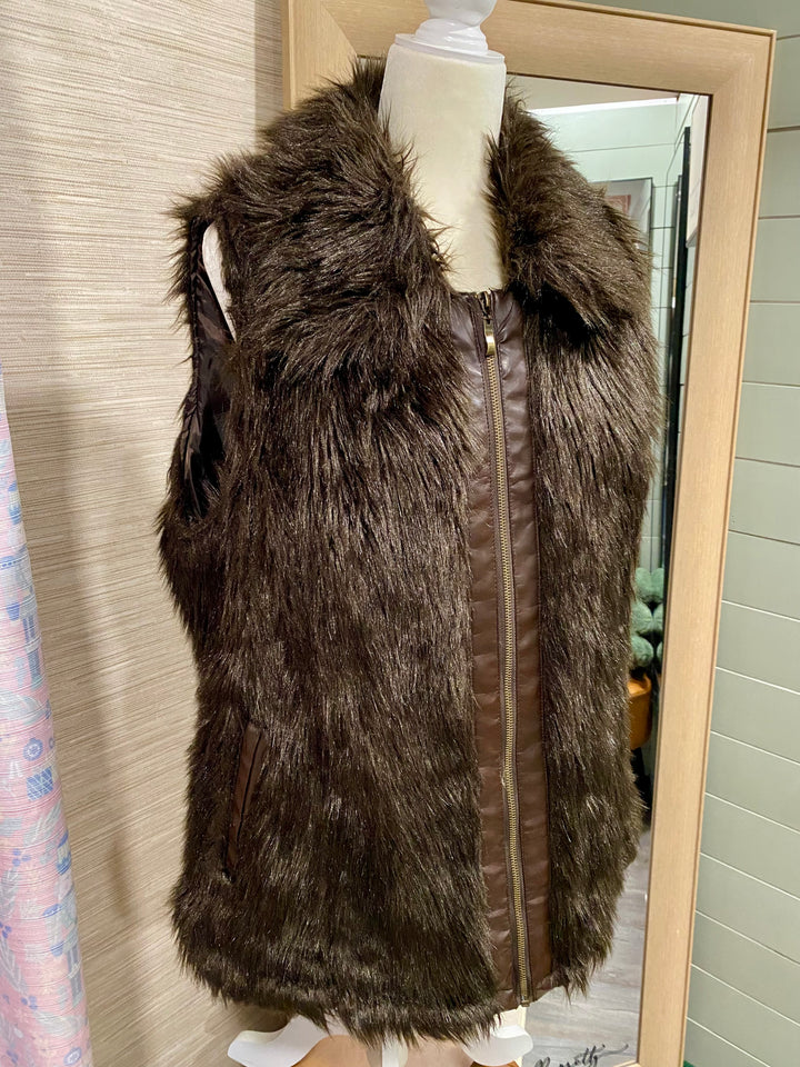 LL-Faux Fur Leather Trim Vest - XL