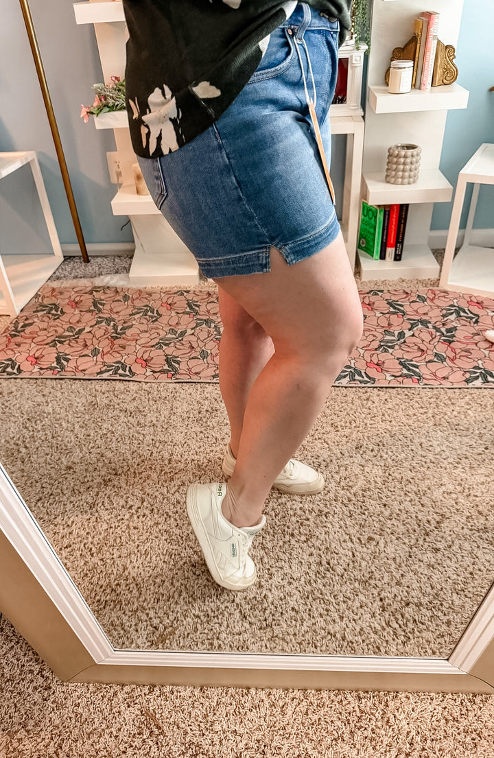 Risen High Rise Side Slit Basic Shorts