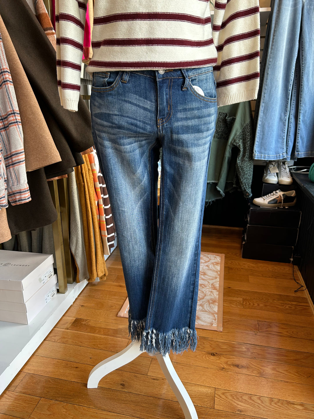 JB Cropped Fray Hem - 3