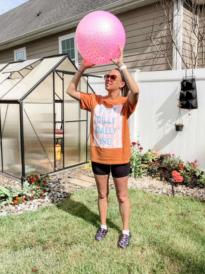 Dilly-Dally Graphic Tee