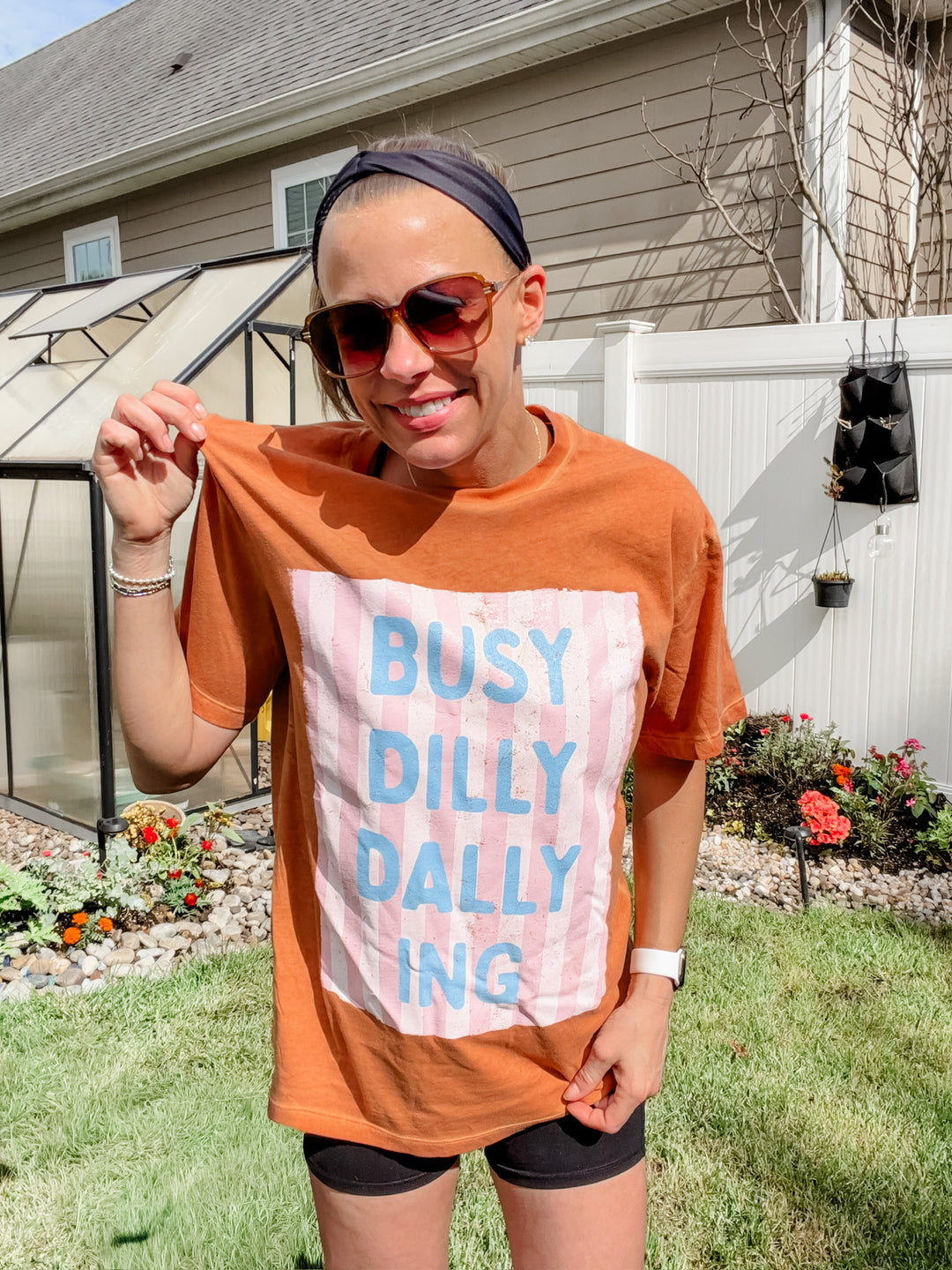 Dilly-Dally Graphic Tee